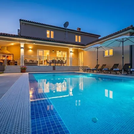 Karla, Private Pool, 3 Bedroom *
