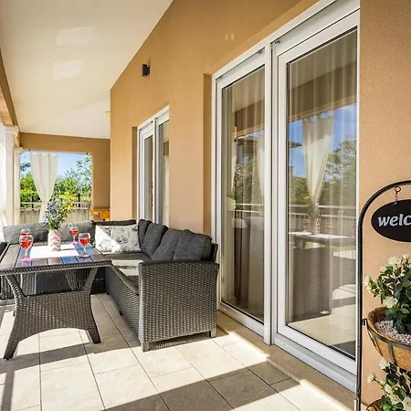 Karla, Private Pool, 3 Bedroom *